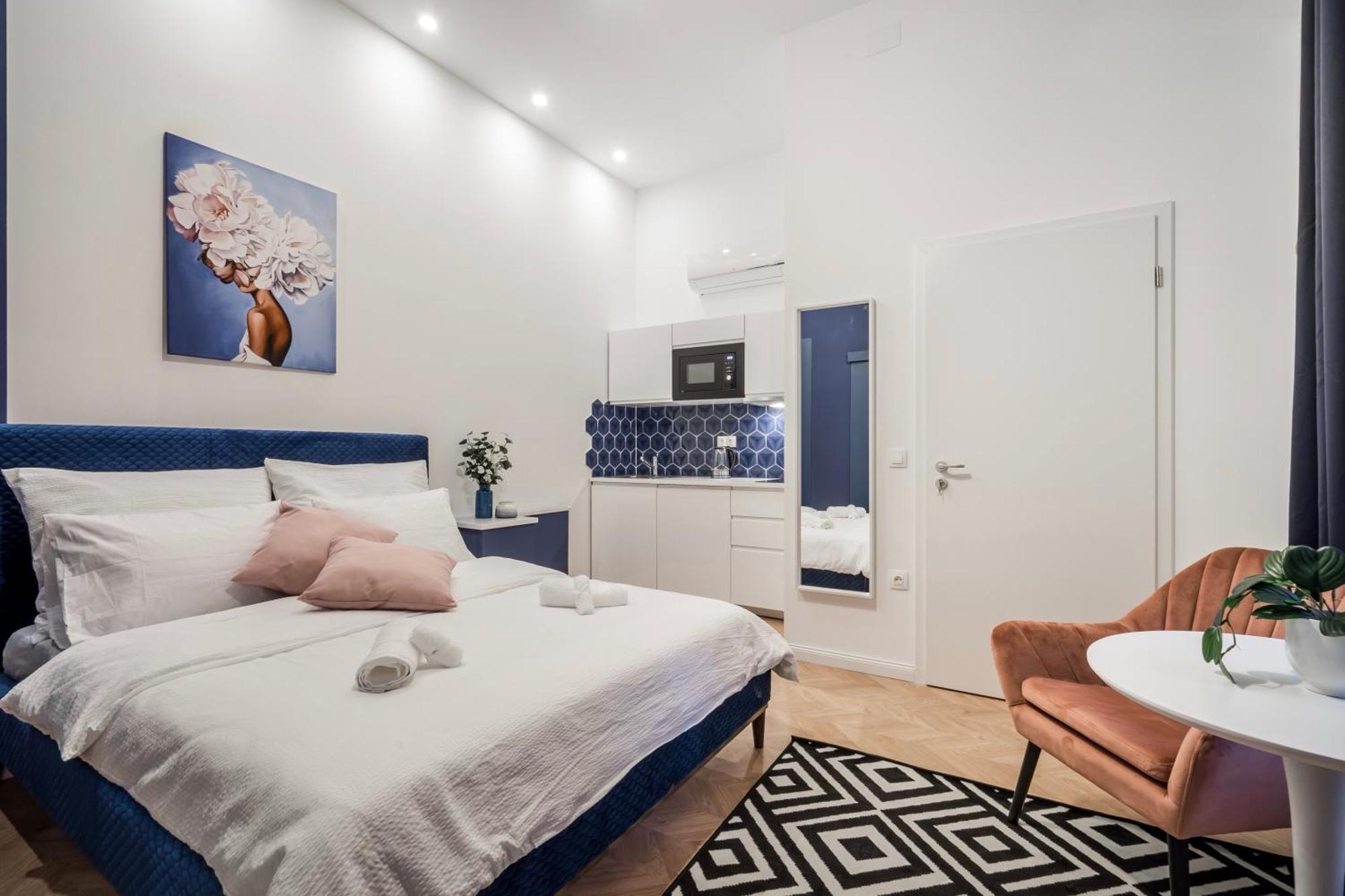 D58 - Grand Boulevard Royal Apartment - Best Location By Bqa بودابست المظهر الخارجي الصورة