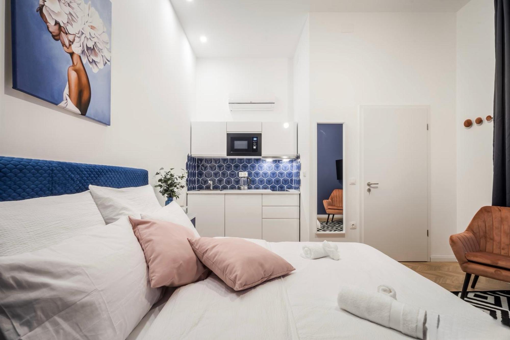 D58 - Grand Boulevard Royal Apartment - Best Location By Bqa بودابست المظهر الخارجي الصورة